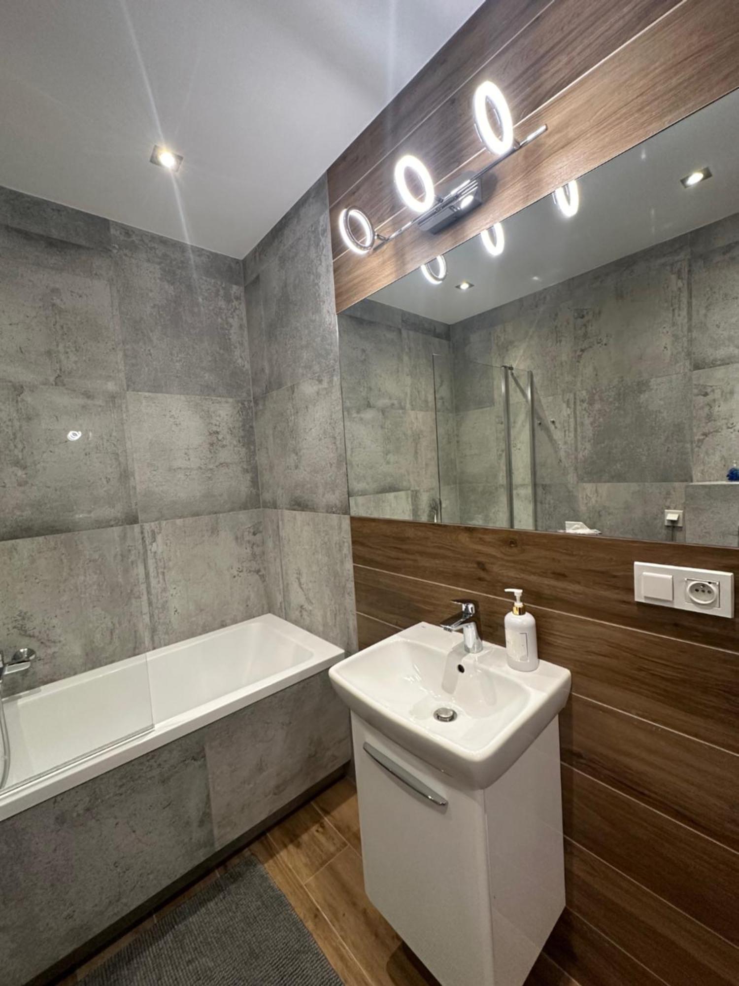 Modern Apartment Near To The Chopin'S Airport Cybernetyki 2A Варшава Екстер'єр фото